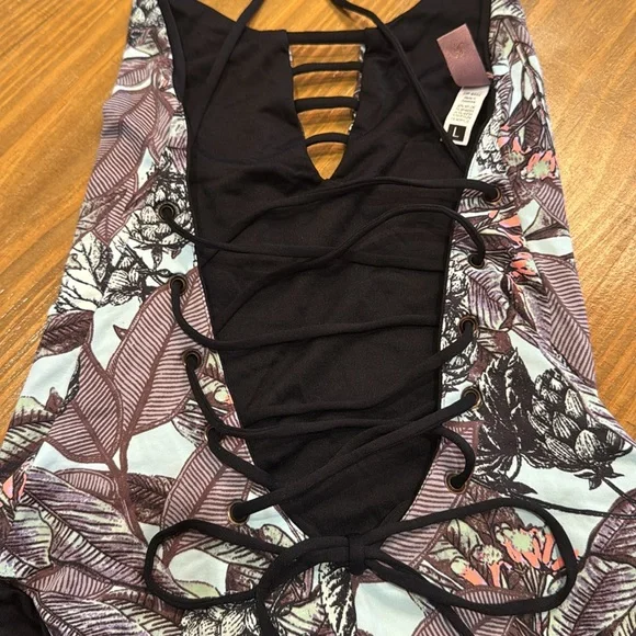 MAAJI Reversible Meteorite Columbia One-piece Swimsuit Black & Multi print - Picture 9 of 12